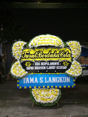 Papan Bunga Duka di Benu Benua